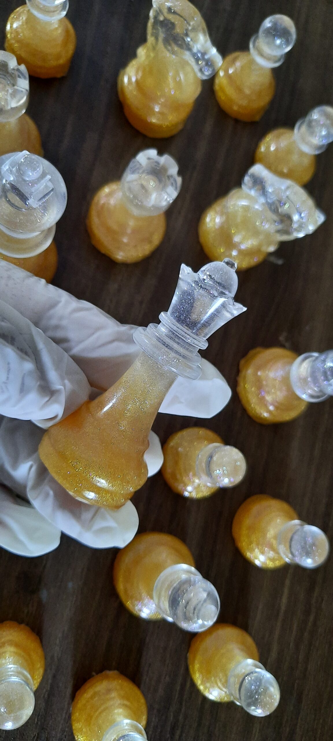 Bộ Quân Cờ Vua - Màu Vàng Thạch - Handcrafted resin chess pieces set